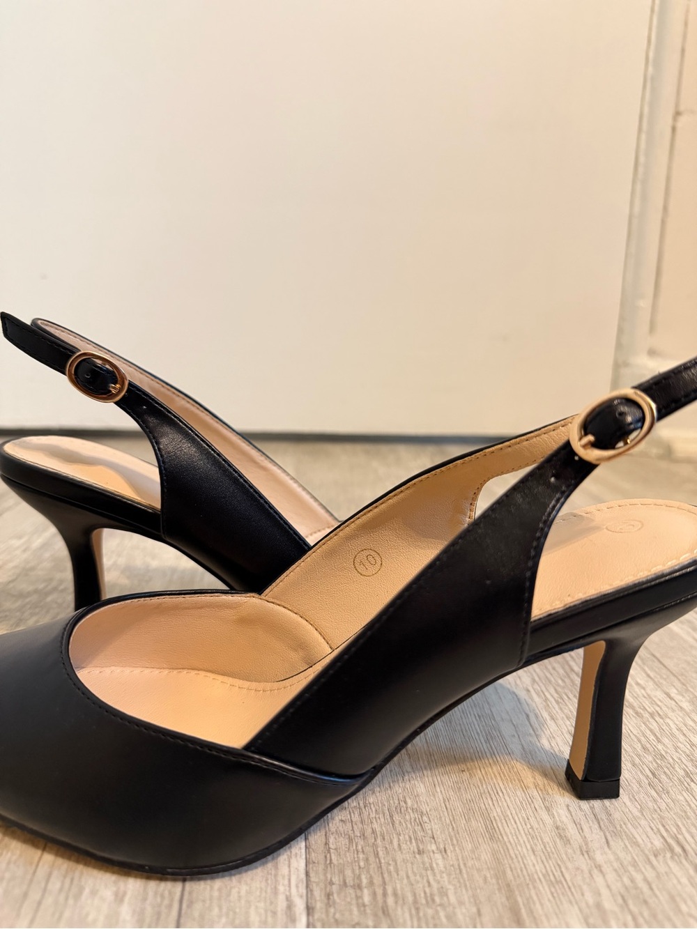 👠🖤 NEW Coutgo Black Slingback Heels – Never Worn 🖤✨ - Picture 3 of 10